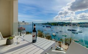 Superlative Apartment With Valletta And Harbour Views