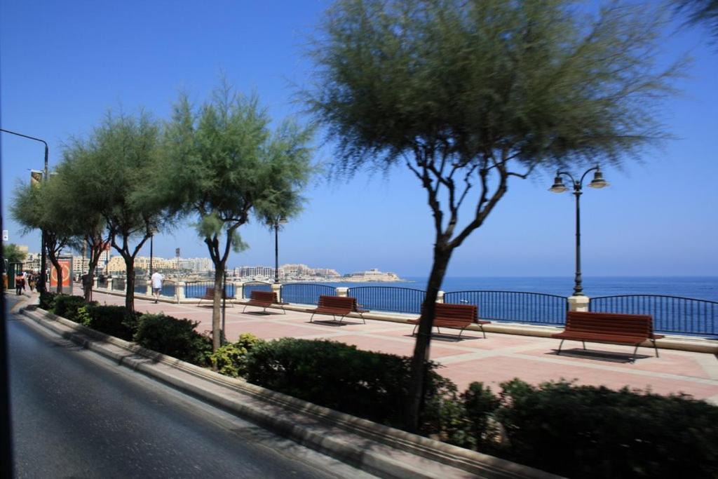 Superlative Apartment With Valletta And Harbour Views Sliema Exterior foto