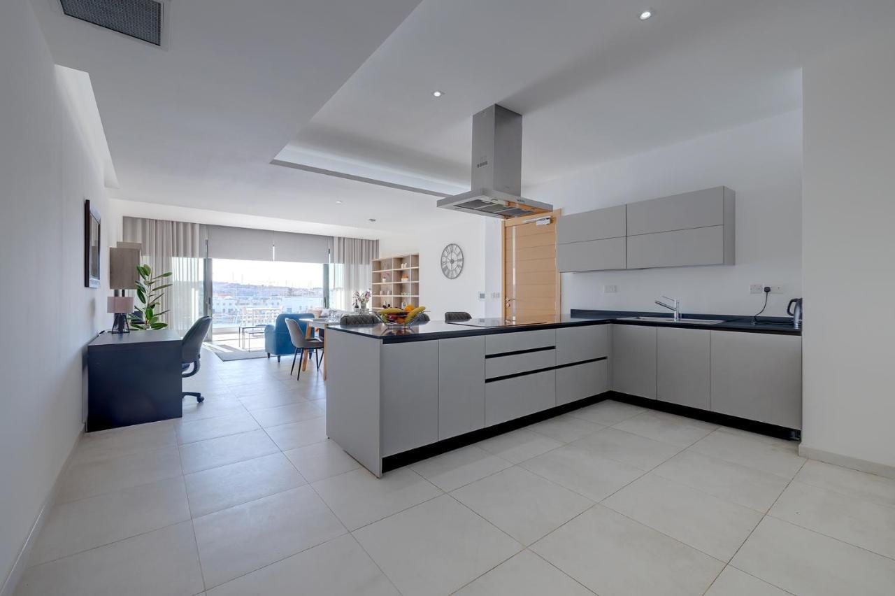 Superlative Apartment With Valletta And Harbour Views Sliema Exterior foto